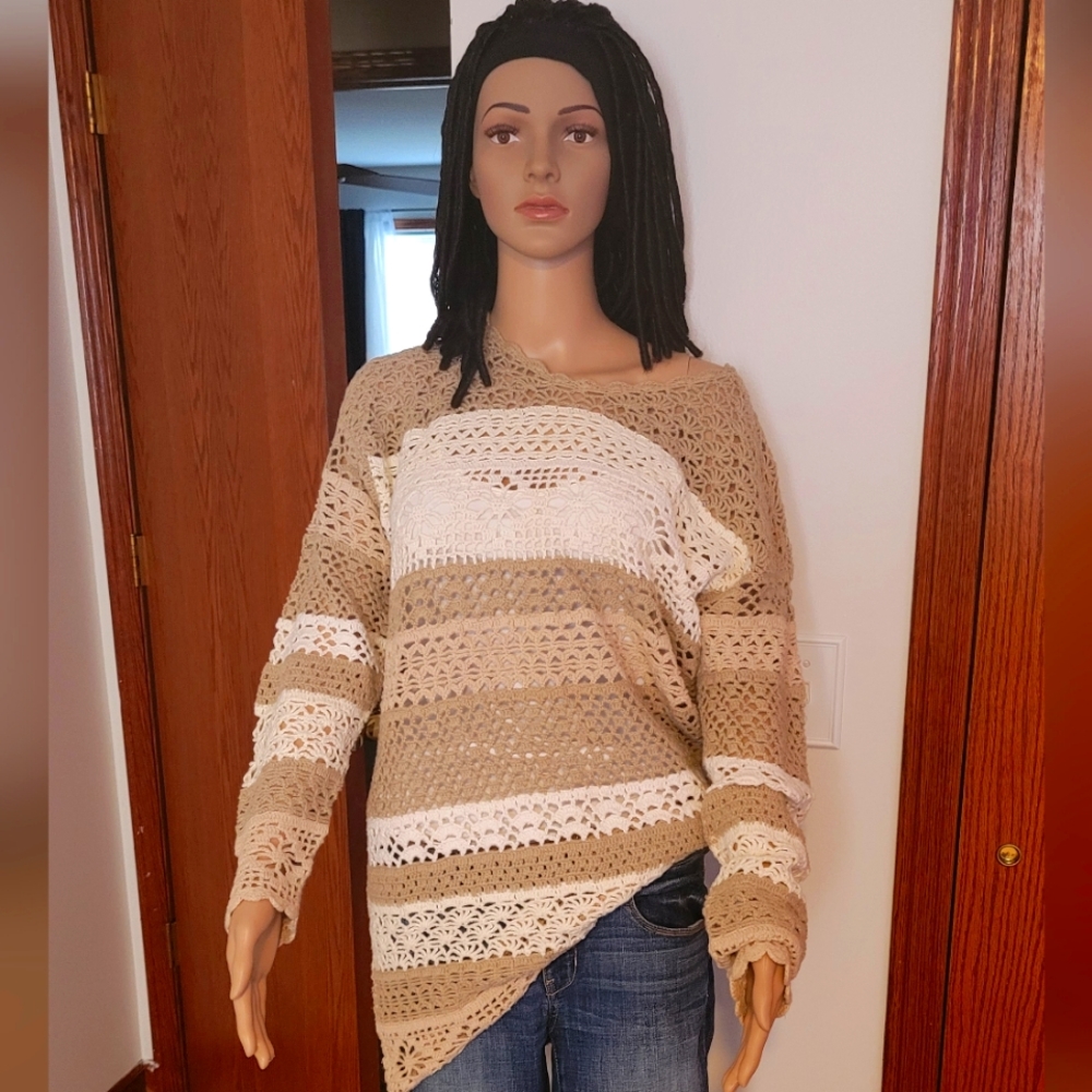 EUC/ Style To Go Crochet Sweater